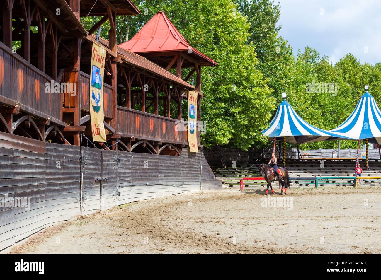Luogo di tornei medievali ai piedi del Castello di Sumeg, Ungheria Foto Stock