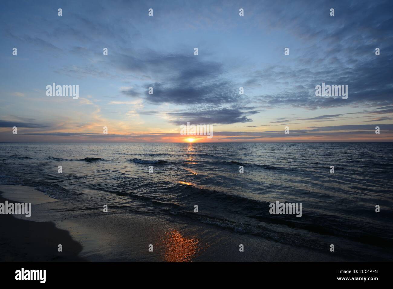 Tramonto sulla costa baltica Foto Stock