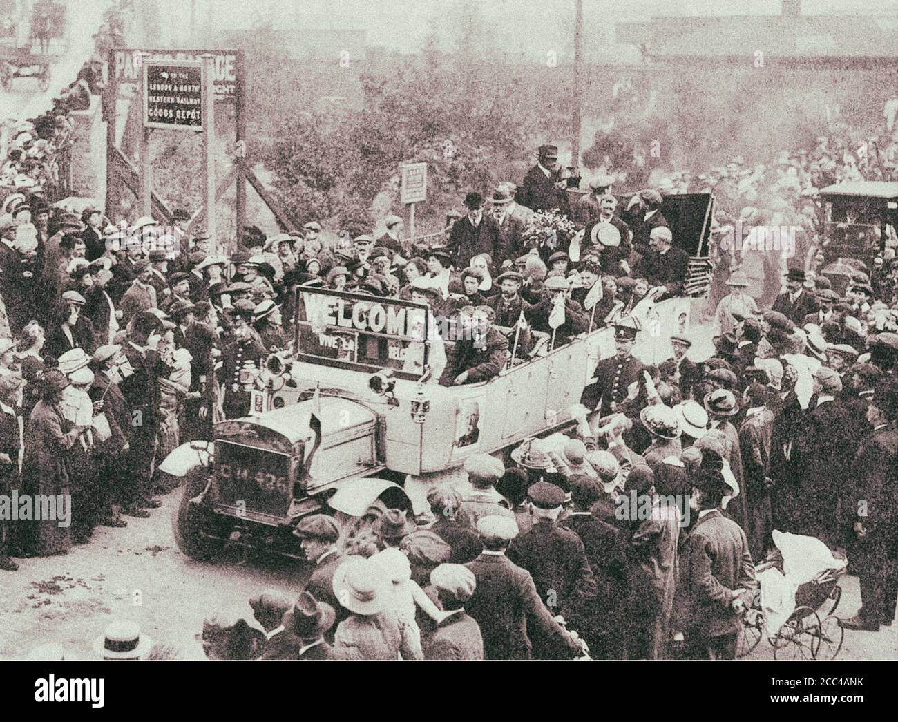 I rifugiati belgi arrivano nella città gallese di Rhyl. 1914. Foto Stock