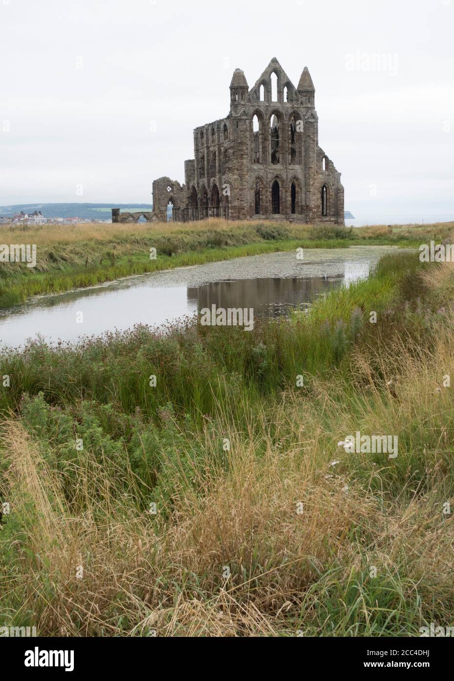 Rovine dell'abbazia di Whitby, monastero cristiano del VII secolo. Whitby, North Yorkshire. Regno Unito Foto Stock