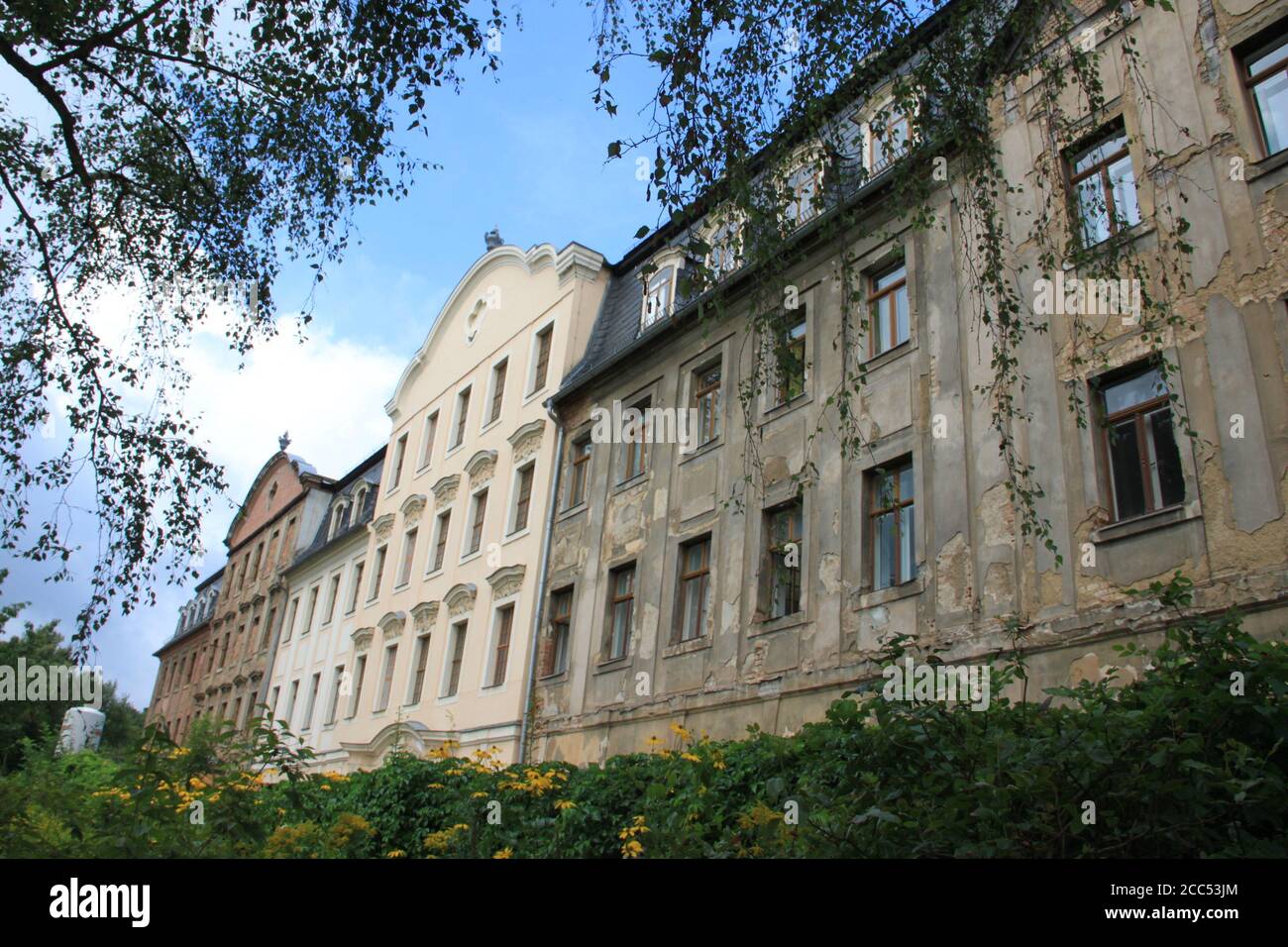 Plauen, Germania. 18 agosto 2020. Un centro tedesco di merletti e ricami sta progettando Plauen nella storica Weisbach House della città. I lavori di ristrutturazione, che si concluderanno nel 2022, sono iniziati alcune settimane fa. (Al dpa 'Centro per il merletto e il ricamo a Plauen per aprire nel 2022') Credit: Katrin Mädler/dpa-Zentralbild/ZB/dpa/Alamy Live News Foto Stock