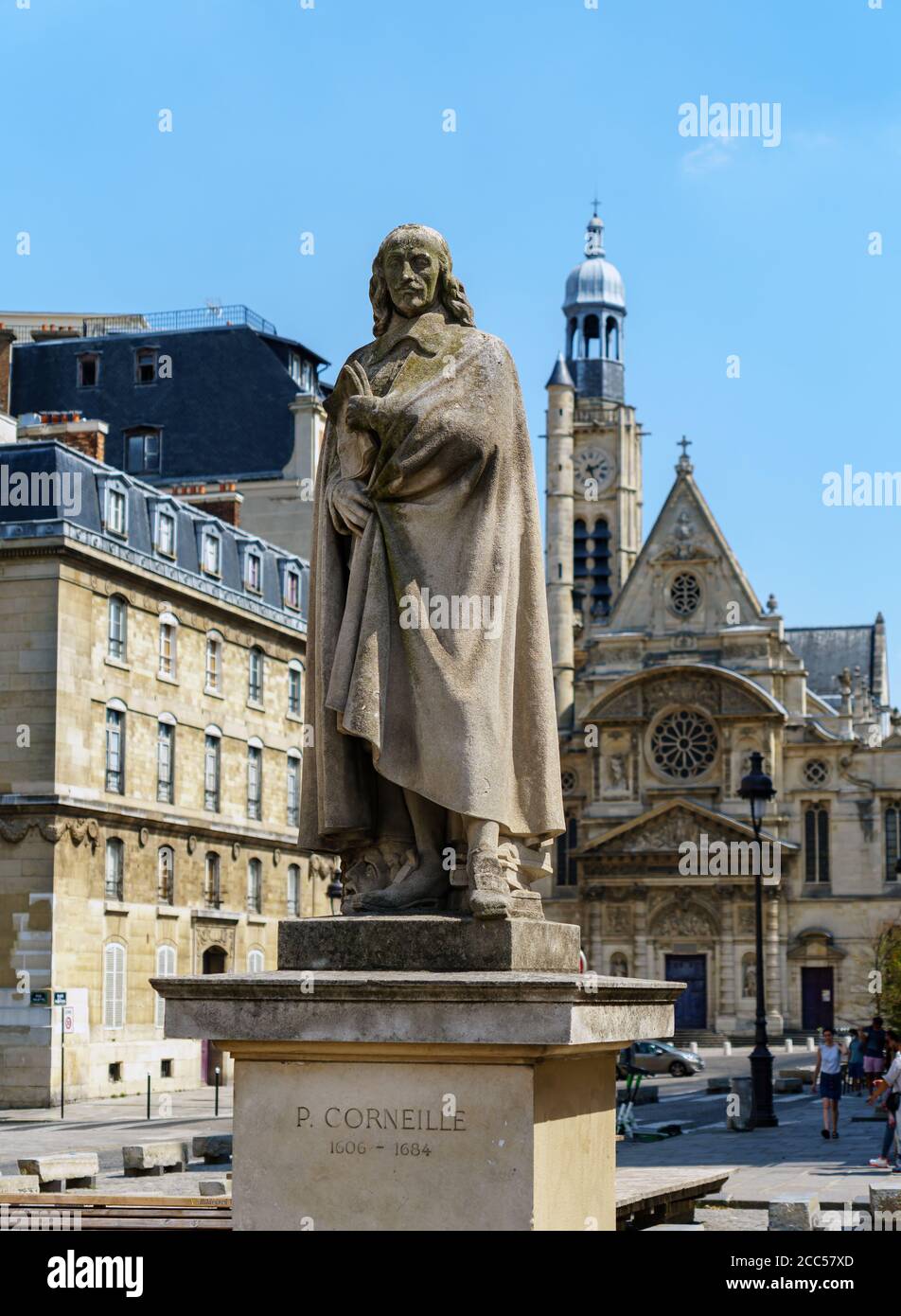 Statua di Pierre Corneille in piazza Pantheon - Parigi, Francia Foto Stock