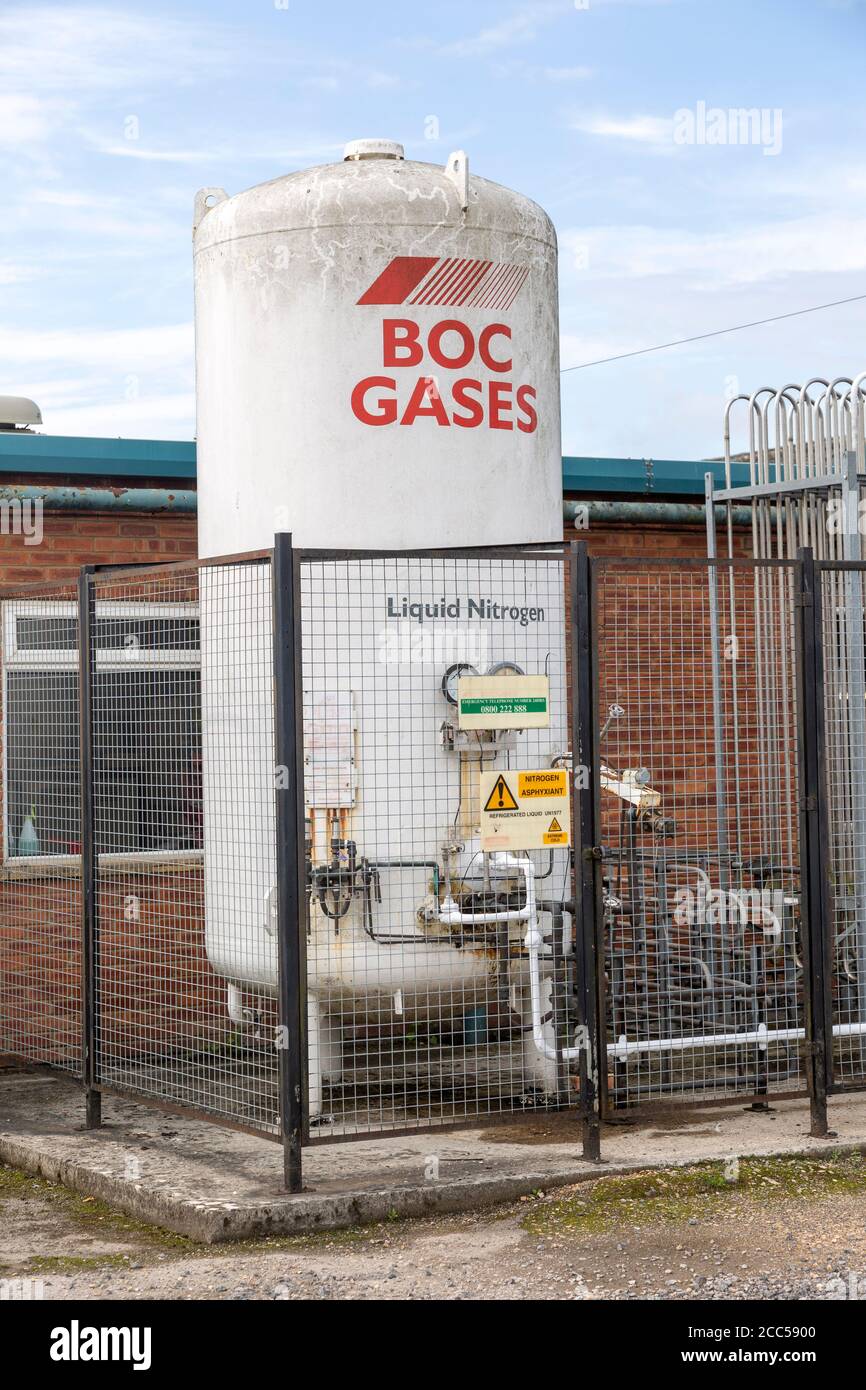 BOC gas contenitore di stoccaggio azoto liquido presso piccole aziende industriali, Calne, Inghilterra, Regno Unito Foto Stock
