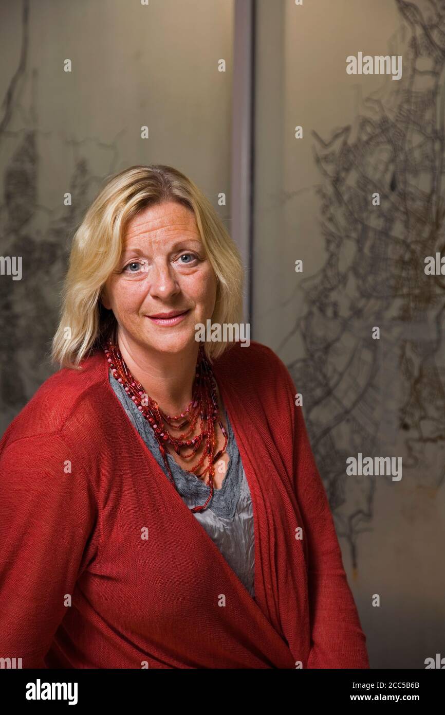 Linda Fabiani è un politico scozzese. Membro del Partito nazionale scozzese, è membro del Parlamento scozzese (MSP) per la circoscrizione del Kilbride orientale. Nel 2016 è stata eletta vicepresidenza del Parlamento scozzese. Foto Stock