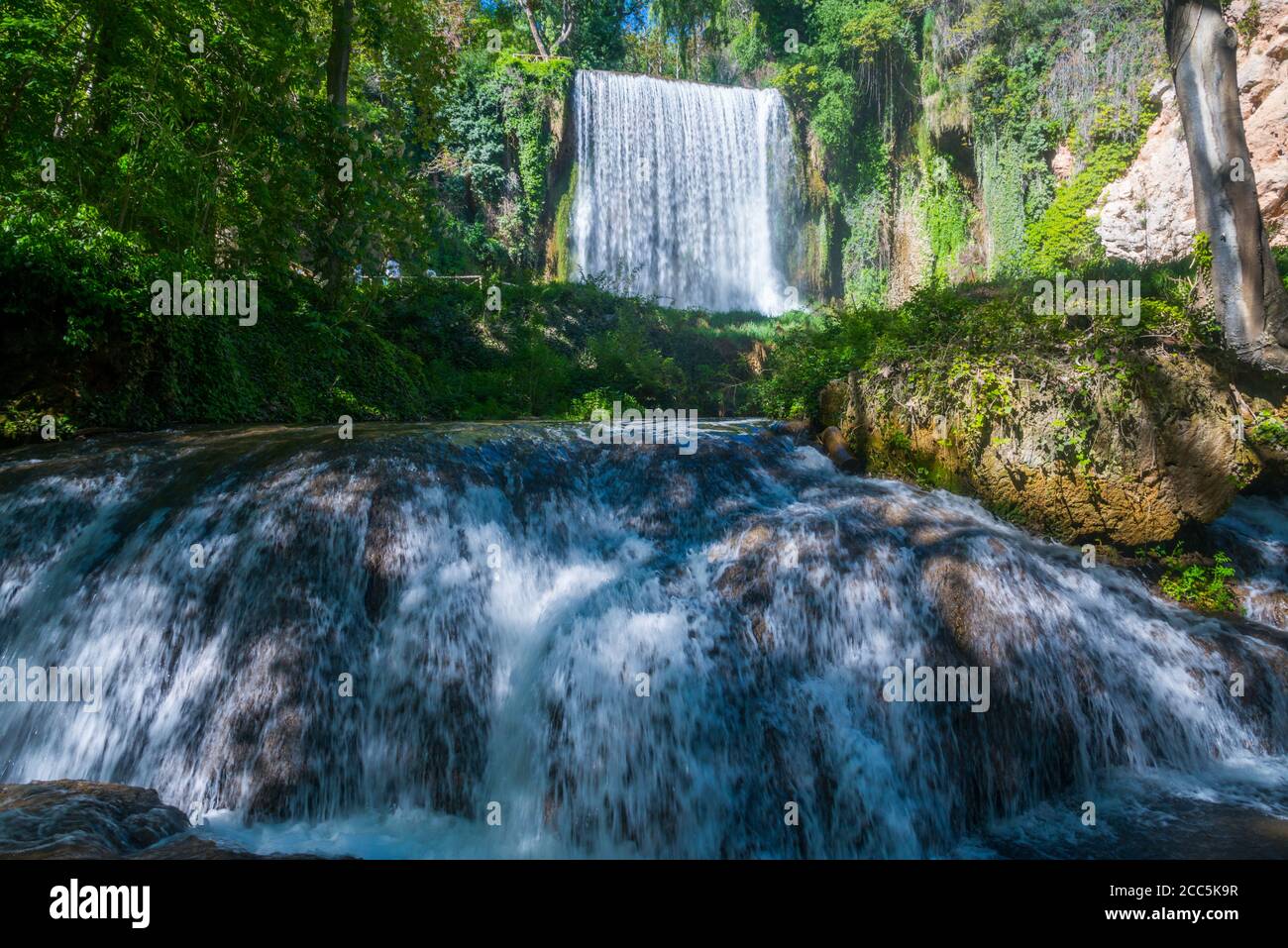 La Caprichosa cascata. Monasterio de Piedra Natural Park, Nuevalos, provincia di Zaragoza, Aragona, Spagna. Foto Stock