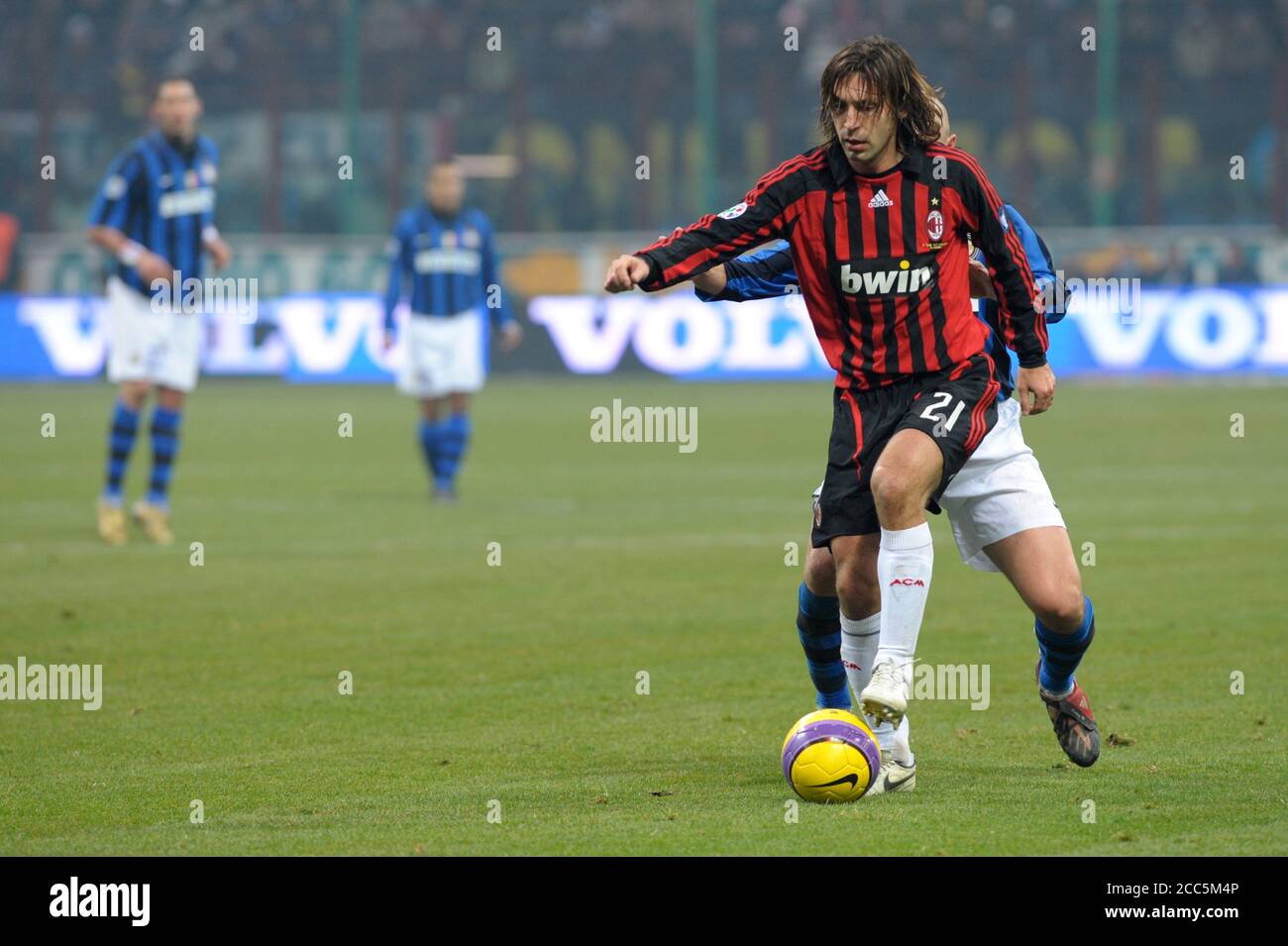 Milano Italia, 23 dicembre 2007, Stadio 'SAN SIRO', Campionato Serious Football A 2007/2008, FC Inter - AC Milano : Andrea Pirlo in azione durante la partita Foto Stock