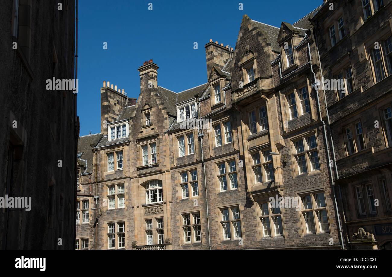 Splendidi edifici sul Royal Mile, città di Edimburgo, Scozia. Foto Stock