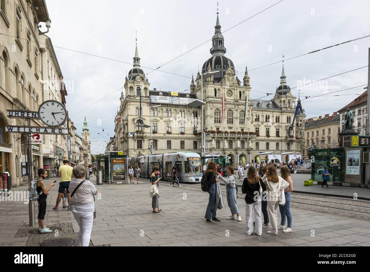 Graz, Austria. Agosto 2020. Vista panoramica sulla piazza Hauptplaz nel centro storico della città Foto Stock