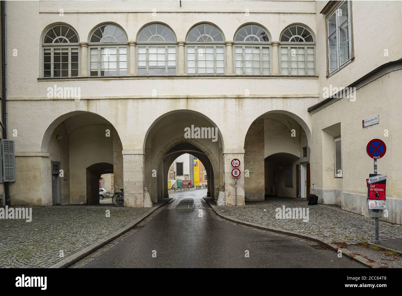 Graz, Austria. Agosto 2020.A vista panoramica dell'edificio Burgtor Foto Stock