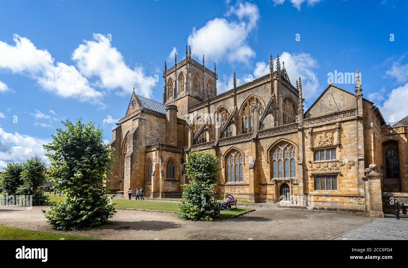 Sherborne Abbey a Sherborne, Dorset, Regno Unito, il 18 agosto 2020 Foto Stock