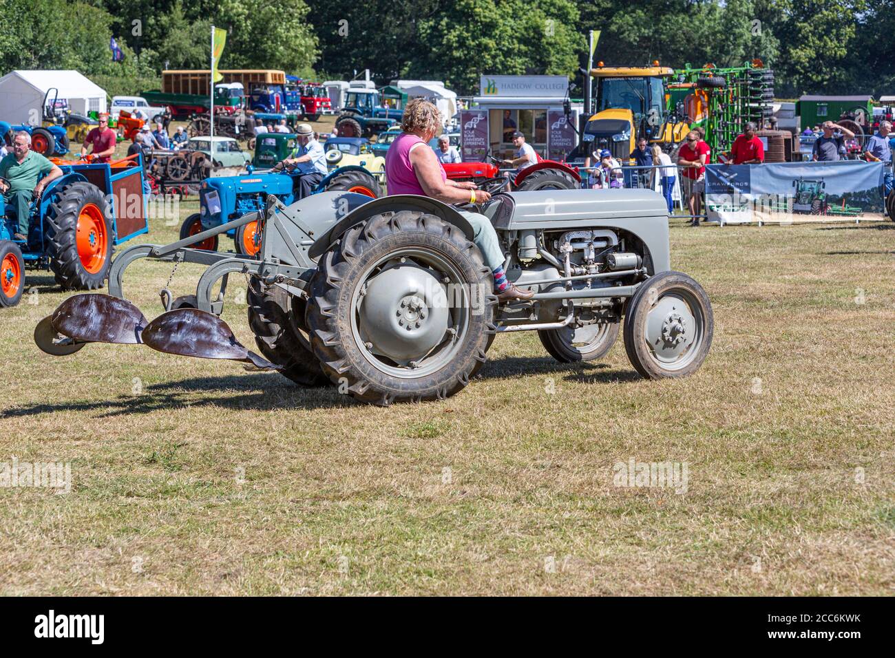 Un trattore Ferguson T20 Foto Stock