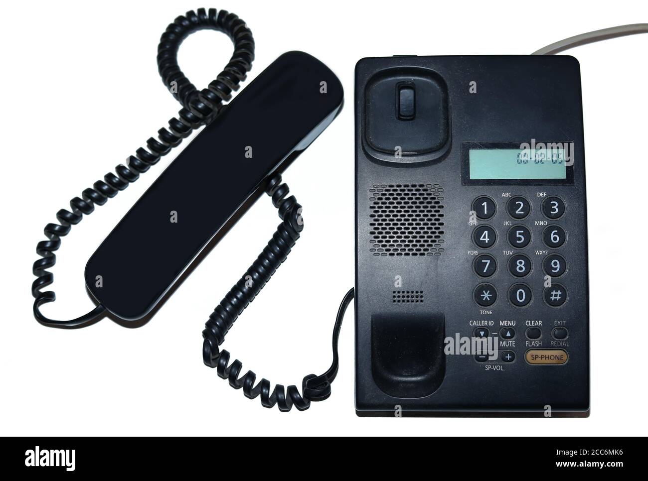 Vista dall'alto del nuovo telefono nero su sfondi bianchi Foto Stock