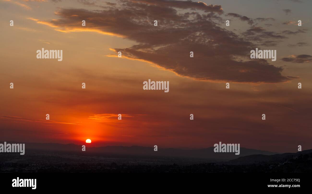 Tramonto arancione sulla valle di San Fernando Foto Stock