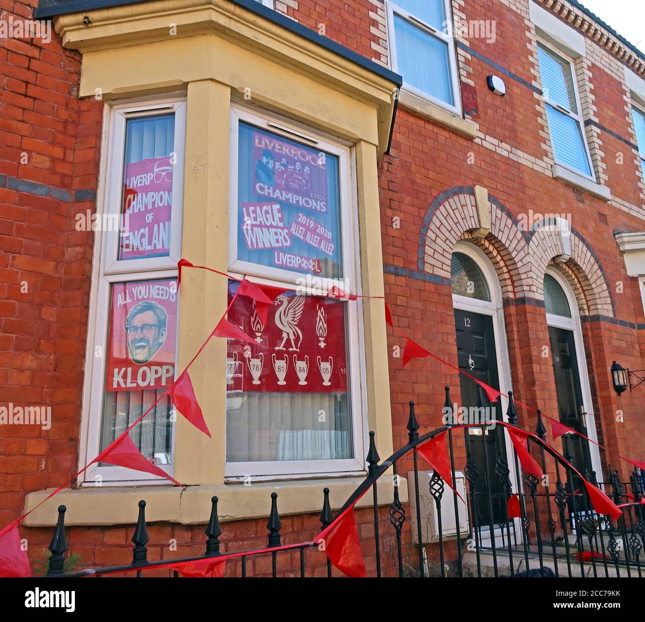 Tutto quello che ti serve è Klopp, Liverpool Champions, League Winners, Terraced House, Liverpool Fans, Anfield, L4, Merseyside, Inghilterra, Regno Unito Foto Stock