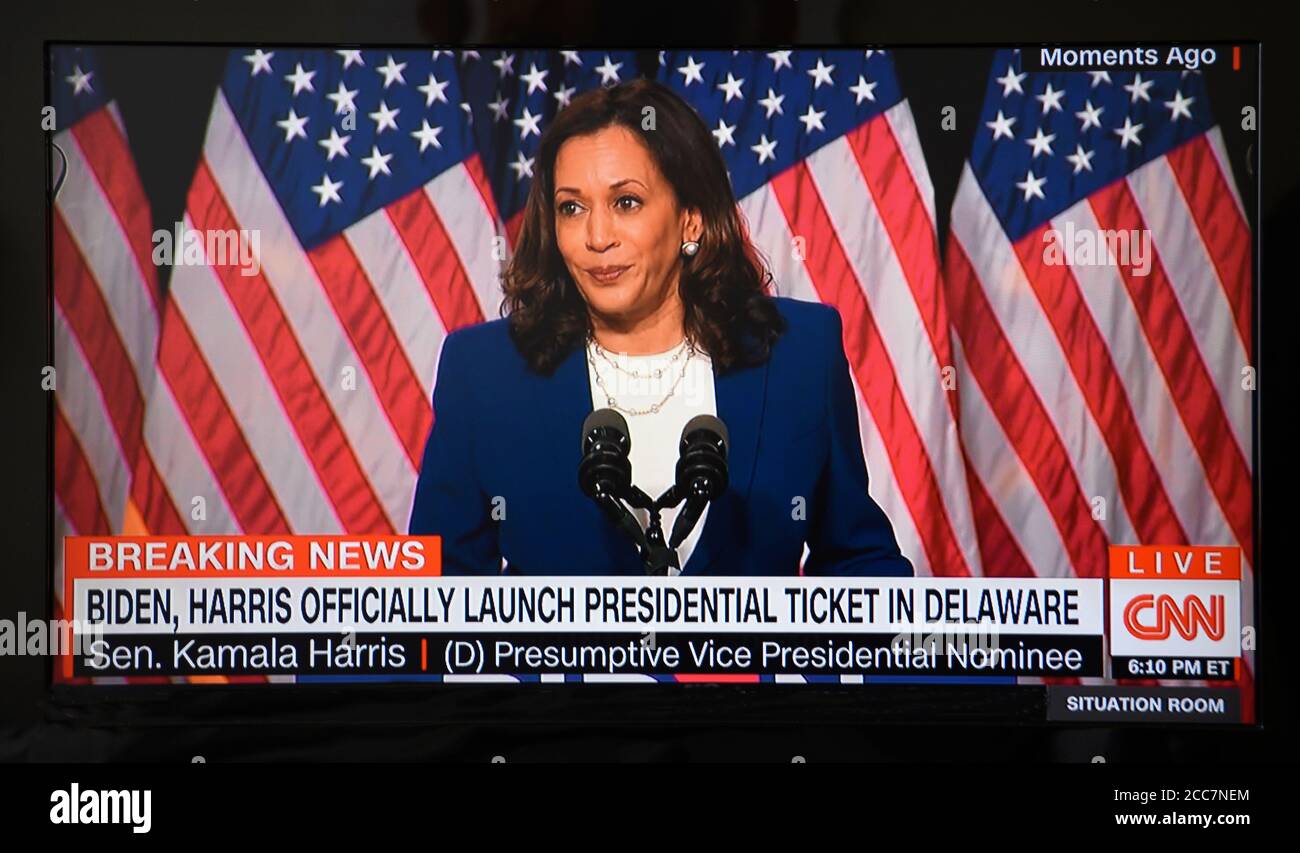 Un'immagine televisiva della copertura della CNN di Joe Biden e Kamala Harris poco dopo che hanno iniziato la loro campagna elettorale congiunta del 2020. Foto Stock