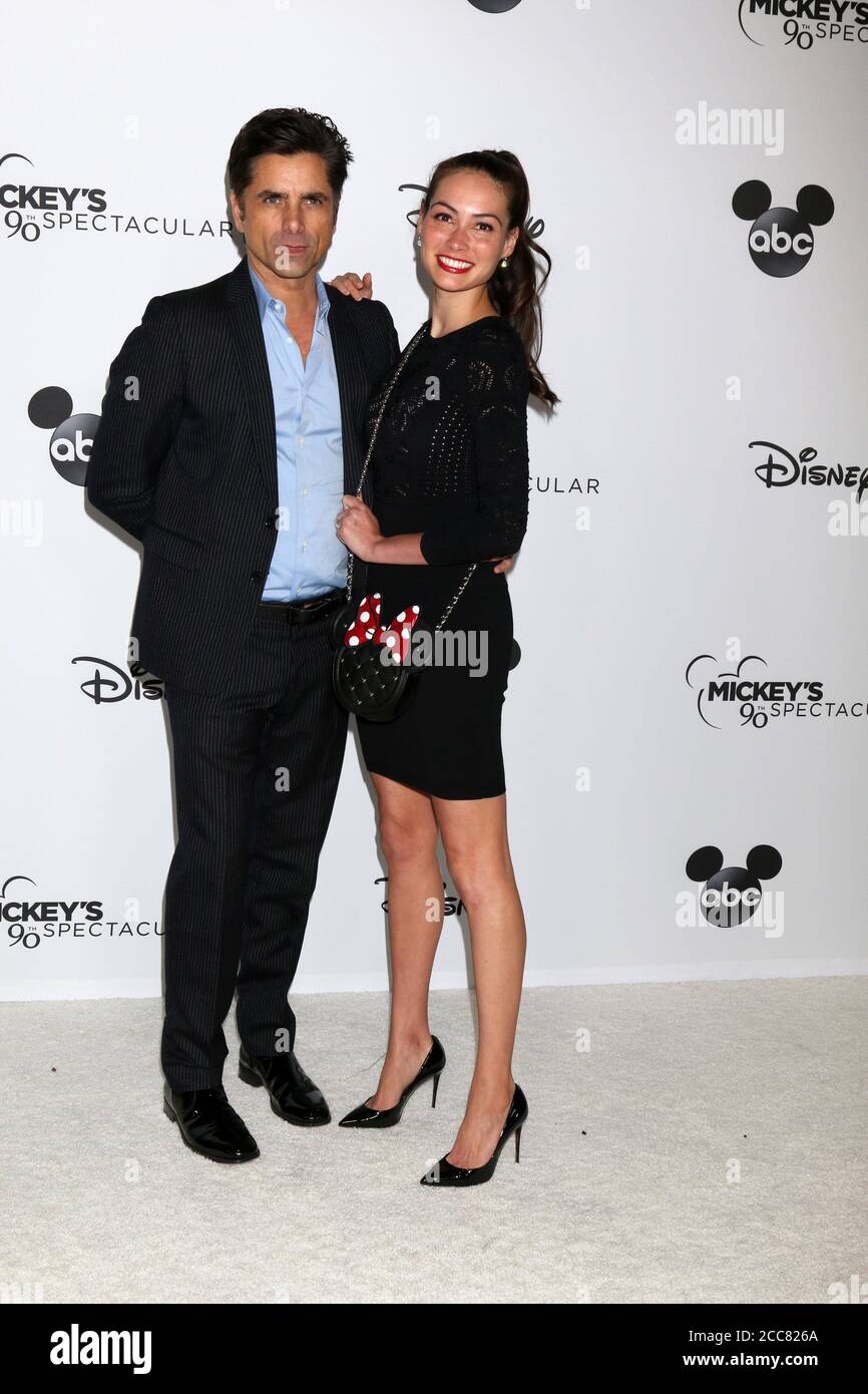 LOS ANGELES - OTT 6: John Stamos, Caitlin McHugh al 90° spettacolare programma di Topolino presso il Shrine Auditorium il 6 ottobre 2018 a Los Angeles, California Foto Stock