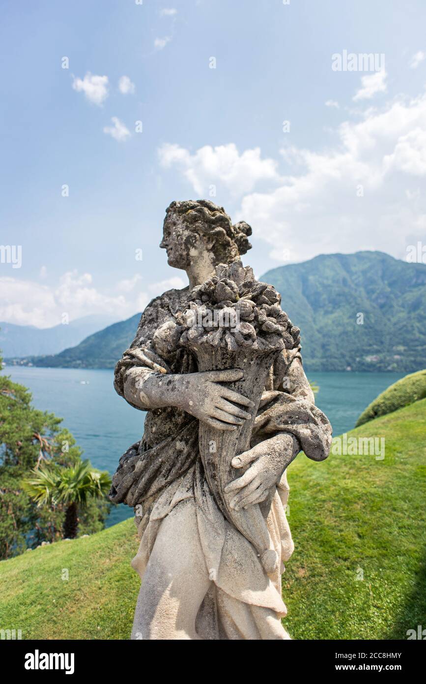 Villa Balbianello. Lago di Como. Italia - 19 luglio 2019: Scultura su Villa Balbianello a Lenno. Lago di Como in Italia. Foto Stock