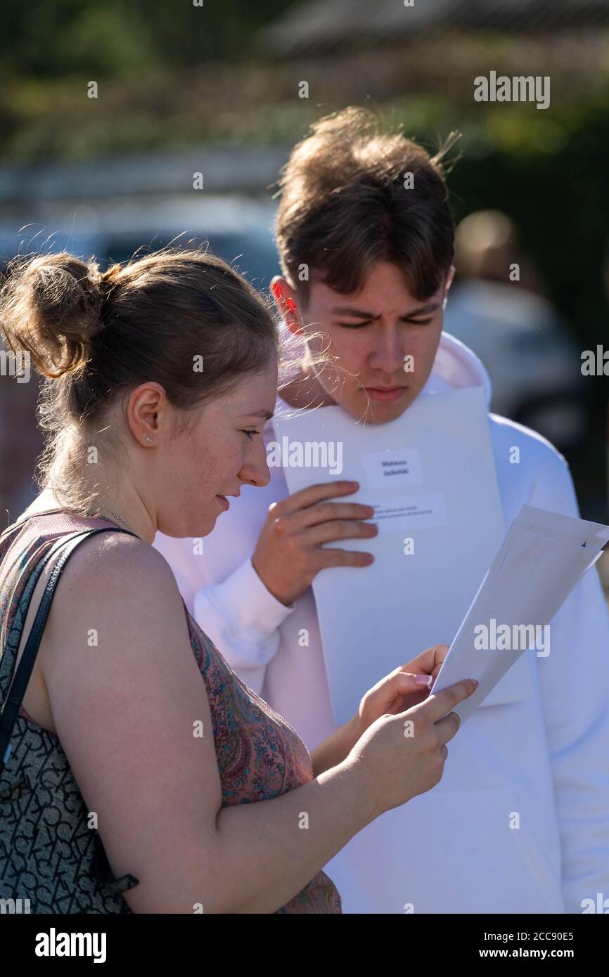 Brentwood Essex 20 agosto 2020 GCSE Results day at Becket Keys School Brentwood Essex Credit: Ian Davidson/Alamy Live News Foto Stock