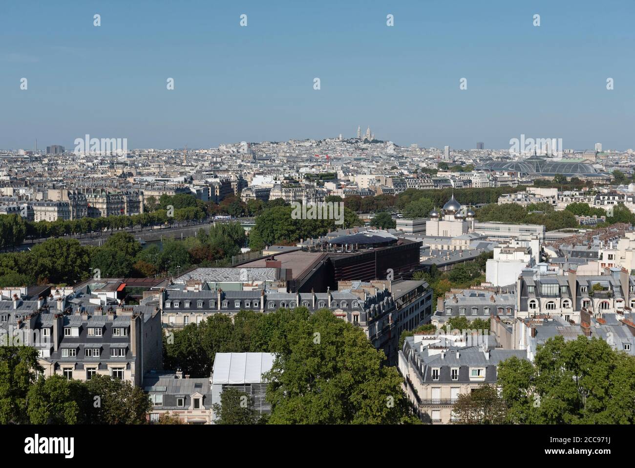 Parigi (Francia): Vista panoramica della città dalla Torre Eiffel. Foto Stock