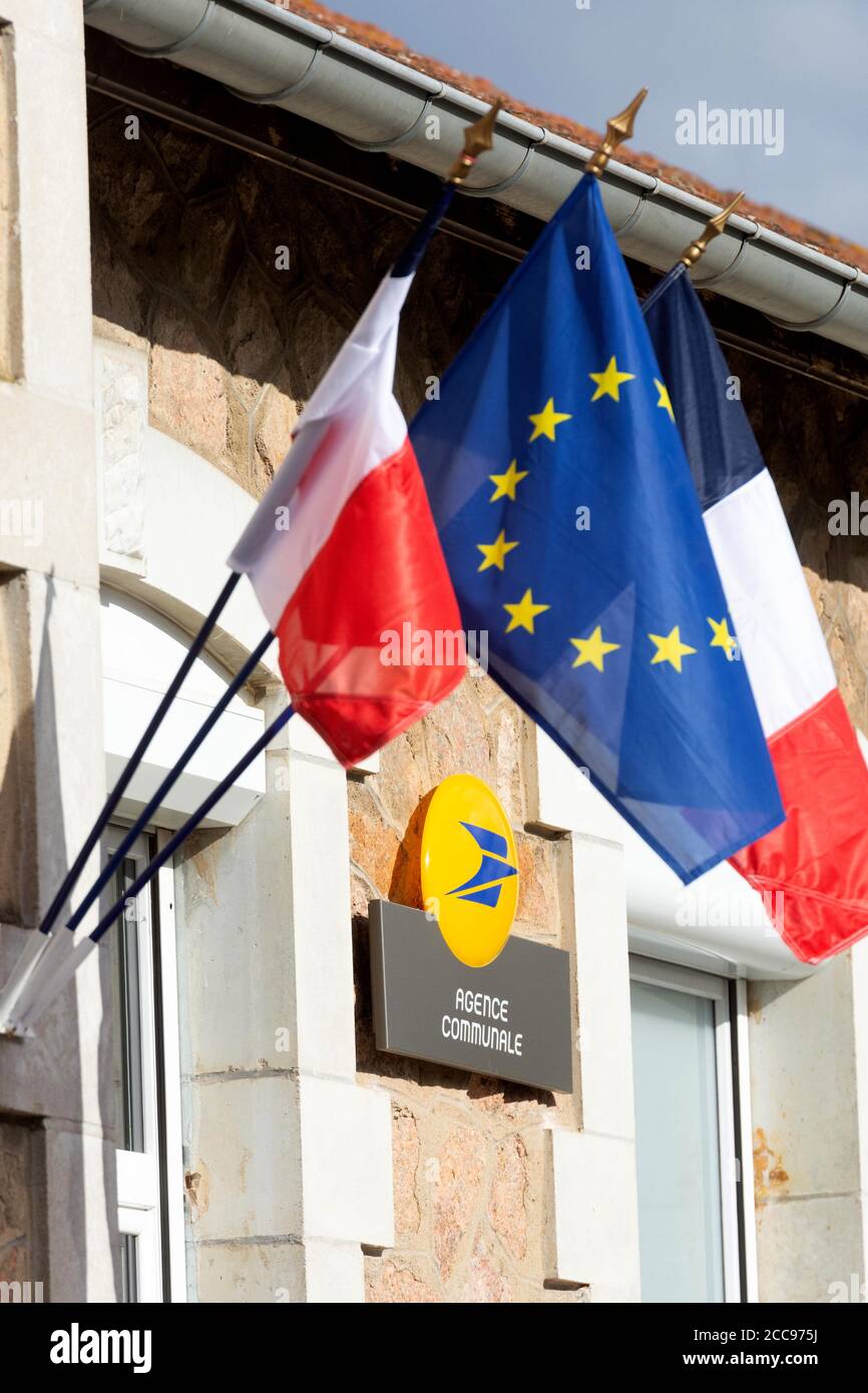 Chavannes (Francia sud-orientale): Inaugurazione del municipio, la biblioteca e l'ufficio postale nella vecchia scuola del villaggio Foto Stock