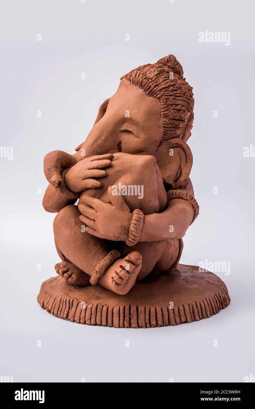 Casa fatto eco-friendly ganesha o ganpati idolo per ganesh Chaturthi o festival Foto Stock