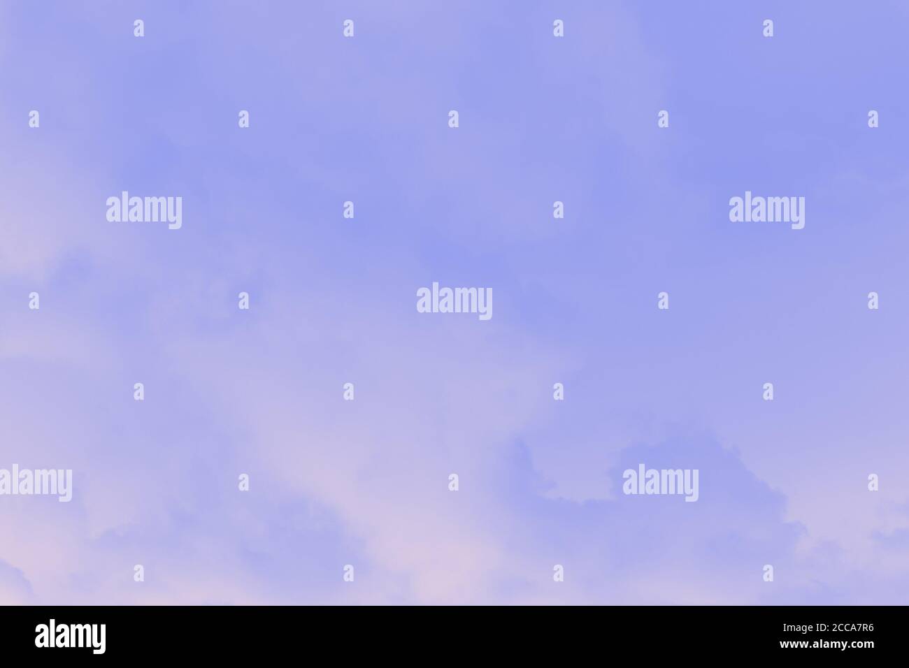 Azzurro violetto sfondo cielo sfocato, colore gradiente Foto Stock
