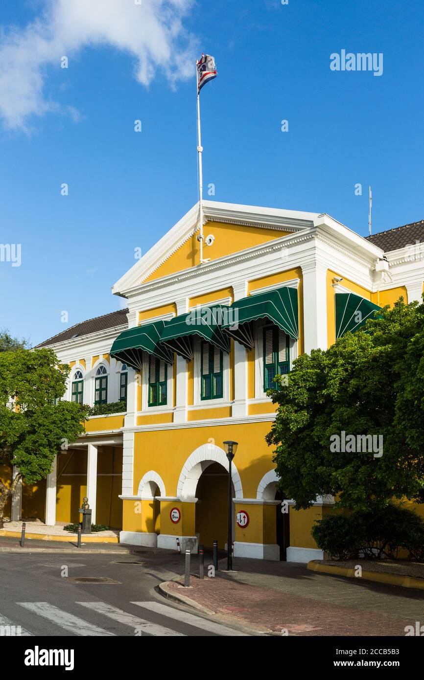 La parte anteriore del Palazzo del Governatore a Fort Amsterdam. Situato nel quartiere di Lunda di Willemstad, la capitale del paese dell'isola caraibica di Cur Foto Stock