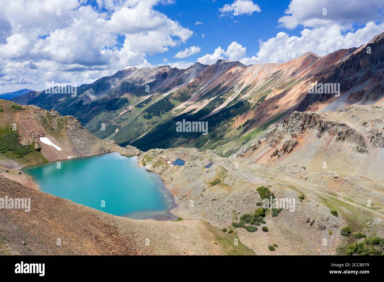 Vista aerea del Lago di Cristallo e del Passo dell'Ophir nel Montagne di San Juan del Colorado Foto Stock