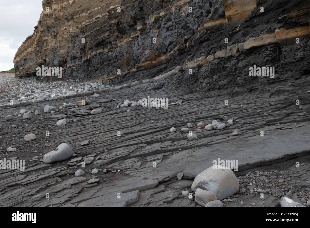 Formazioni geologiche su Kilve Beach, Somerset, Regno Unito Foto Stock