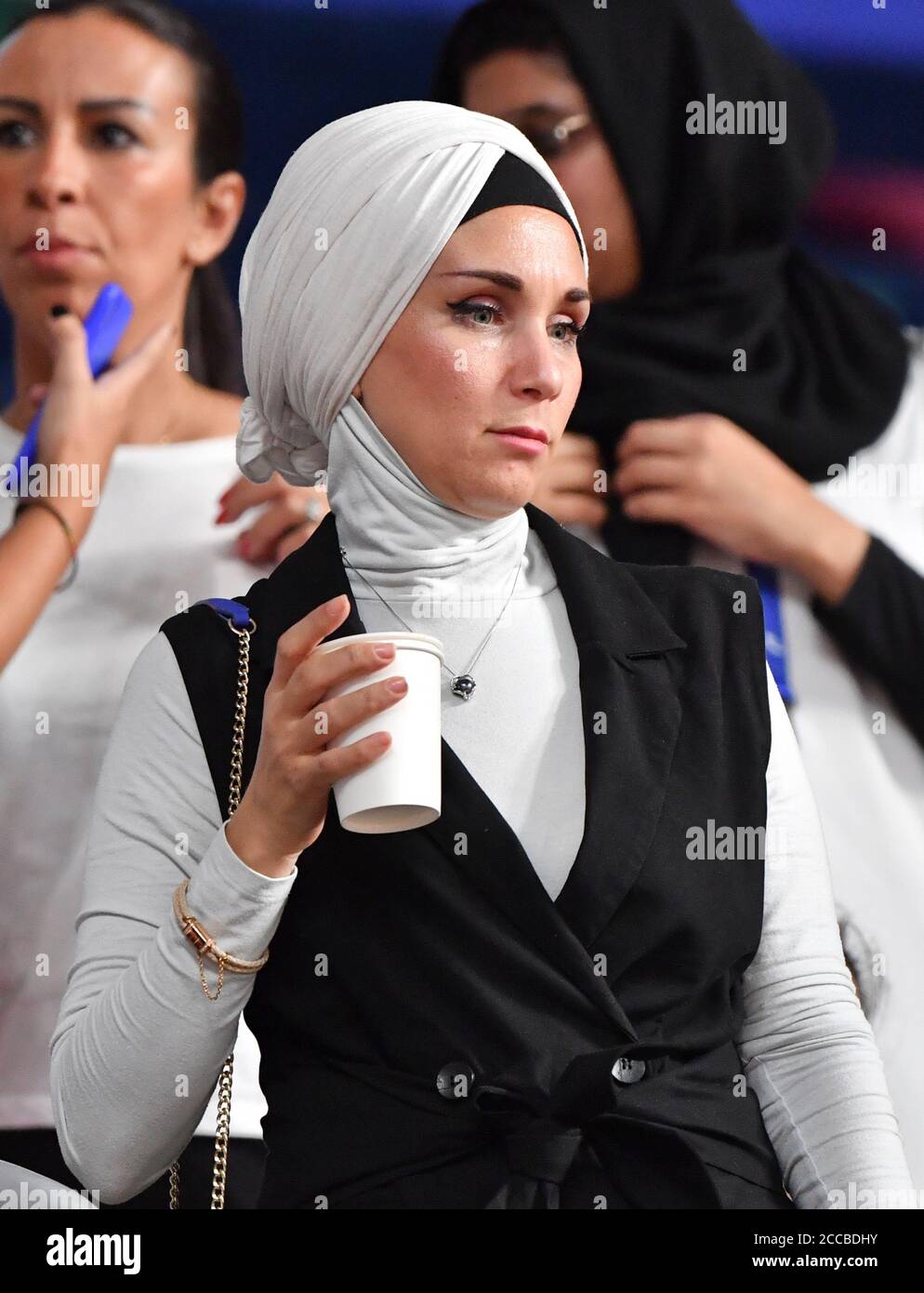 Donna musulmana allo stadio internazionale di Khalifa. Doha, Qatar Foto Stock