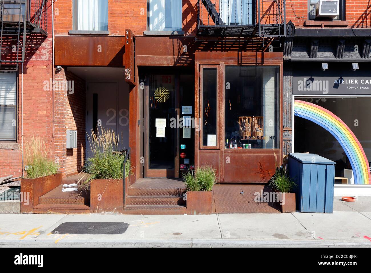 Runner & Stone, 285 3rd Ave, Brooklyn, New York. Foto di fronte al negozio di New York di una fattoria a tavola ristorante e panetteria francese nel quartiere di Gowanus. Foto Stock