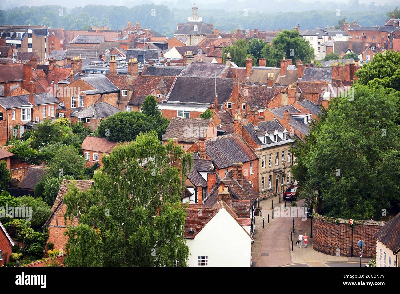 Vista della città di Warwick dal castello di Warwick Foto Stock