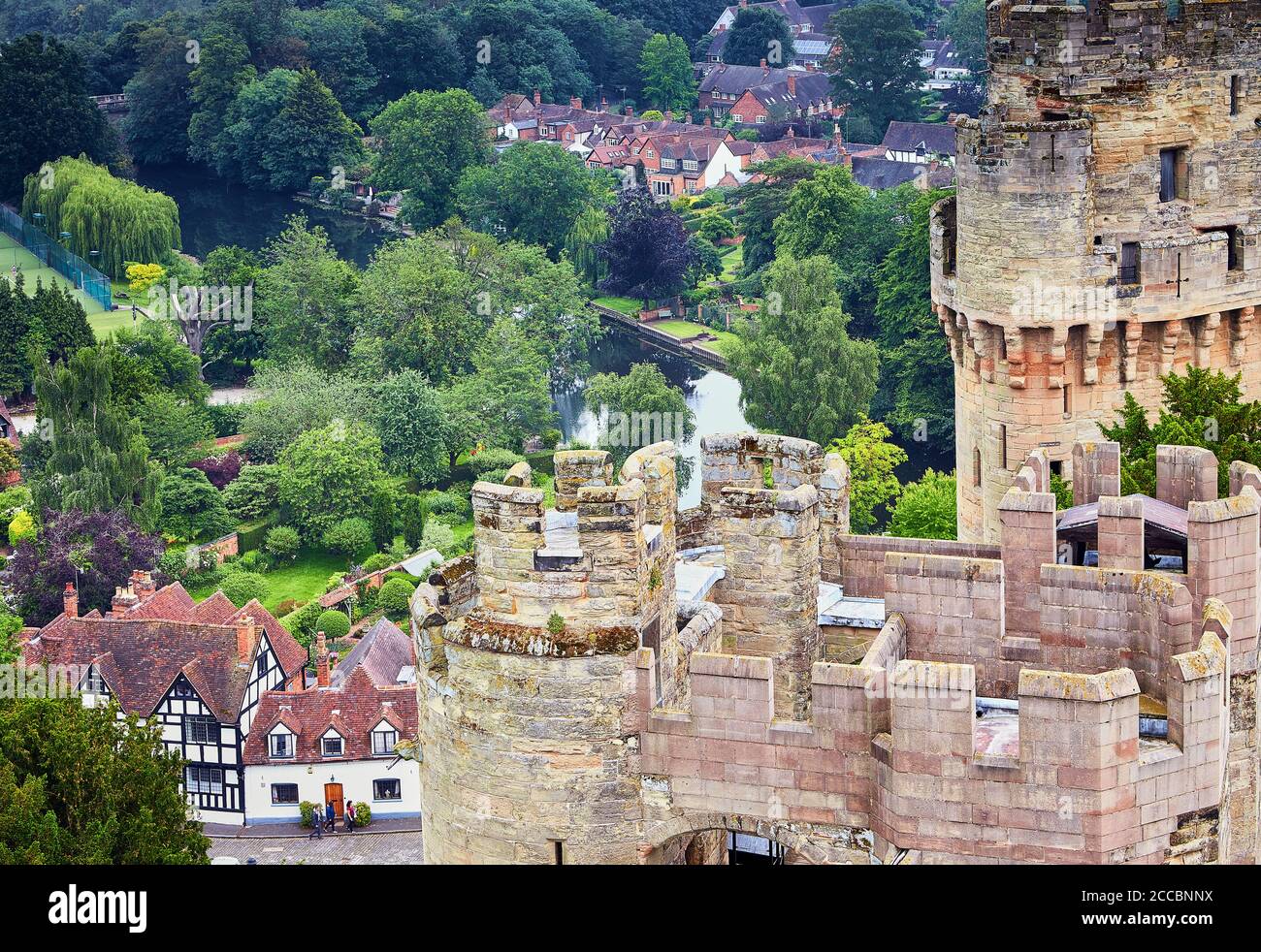 Vista della città di Warwick dal castello di Warwick Foto Stock