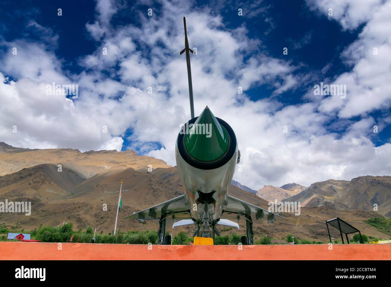 Kargil, Jammu e Kashmir, India - 1 settembre 2014 : un aereo da combattimento MIG-21 utilizzato dall'India nella guerra di Kargil 1999 (operazione Vijay), tra il Pakistan e. Foto Stock