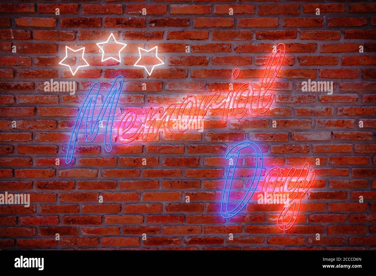 Biglietto d'auguri Happy Memorial Day, festa nazionale americana. Memorial giorno sfondo con rosso e blu neon notte chiaro lettere e stella su muro di mattoni Foto Stock