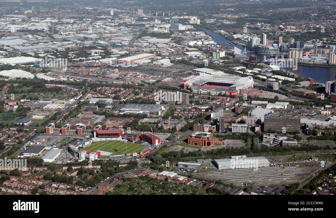 Vista aerea degli stadi di Old Trafford, Manchester Foto Stock