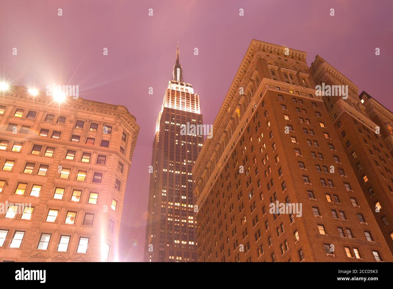 Midtown, Manhattan, New York City, NY, Stati Uniti - skyline degli edifici e dell'Empire state Building da Greeley Square. Foto Stock
