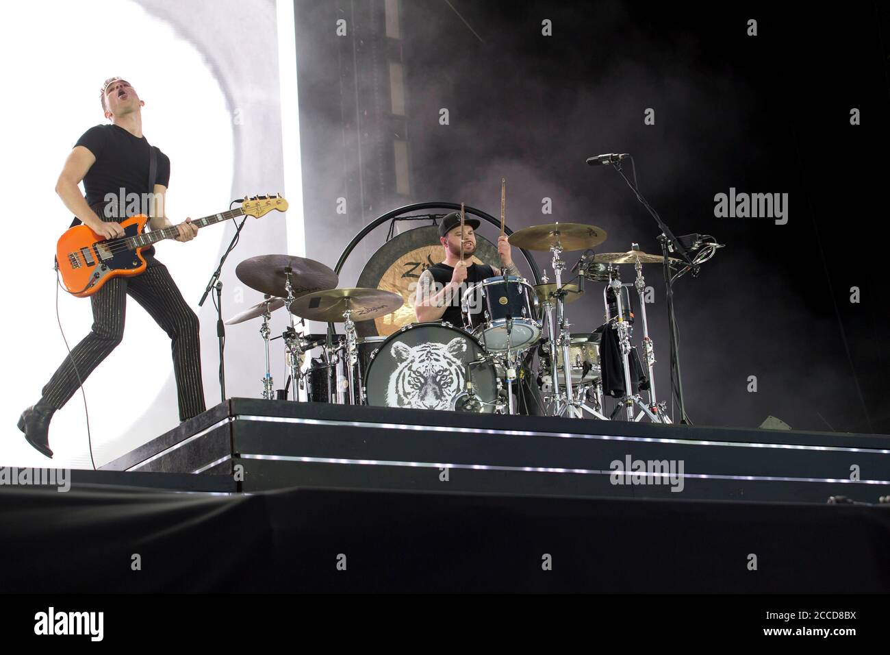 23.8.2019 Richfield Avenue Reading Berkshire UK Royal Blood si esibiscono La tappa principale del primo giorno alla gente del festival di lettura Nella foto:Mike Kerr Foto Stock