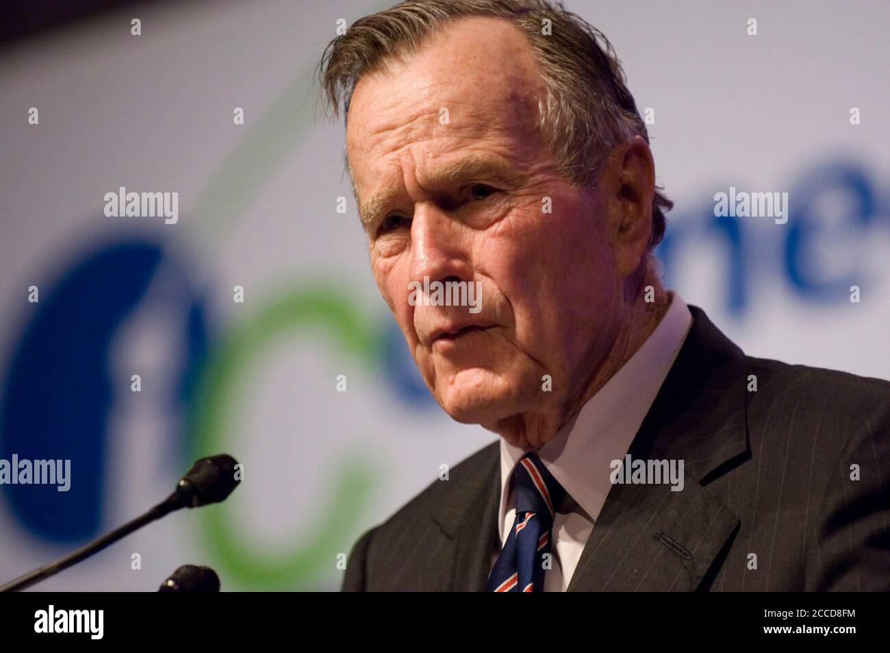 Houston, TX 20 aprile 2007: Ex presidente degli Stati Uniti George H.W. Bush dà il discorso chiave alla convention del Texas Apartment Ass. Bush ha detto ai leader del settore di impegnarsi per l'etica in tutte le situazioni aziendali. ©Bob Daemmrich / Foto Stock