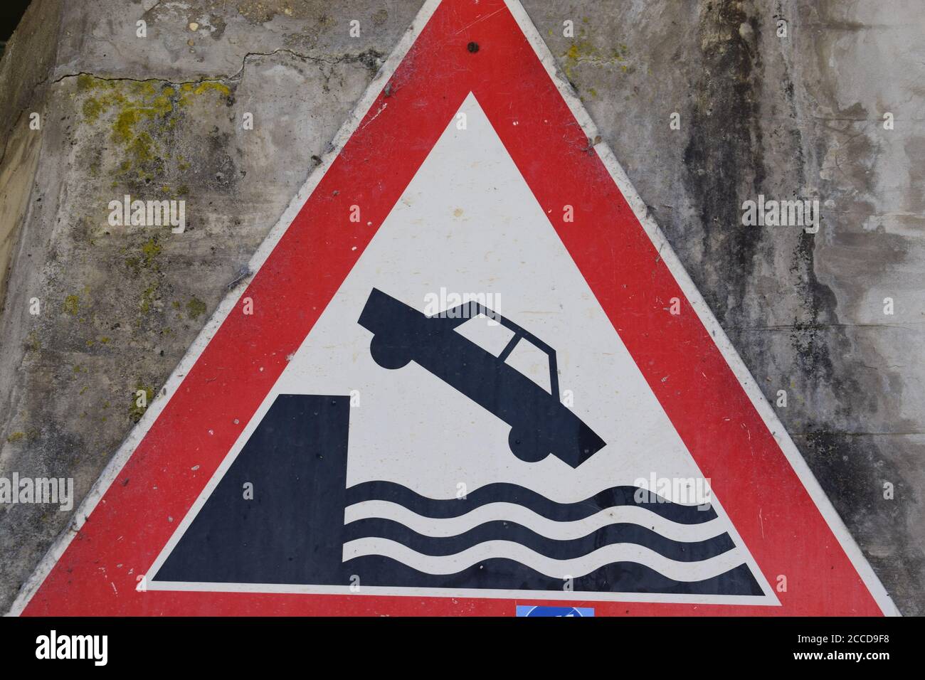 fine della strada in riva al mare Foto Stock