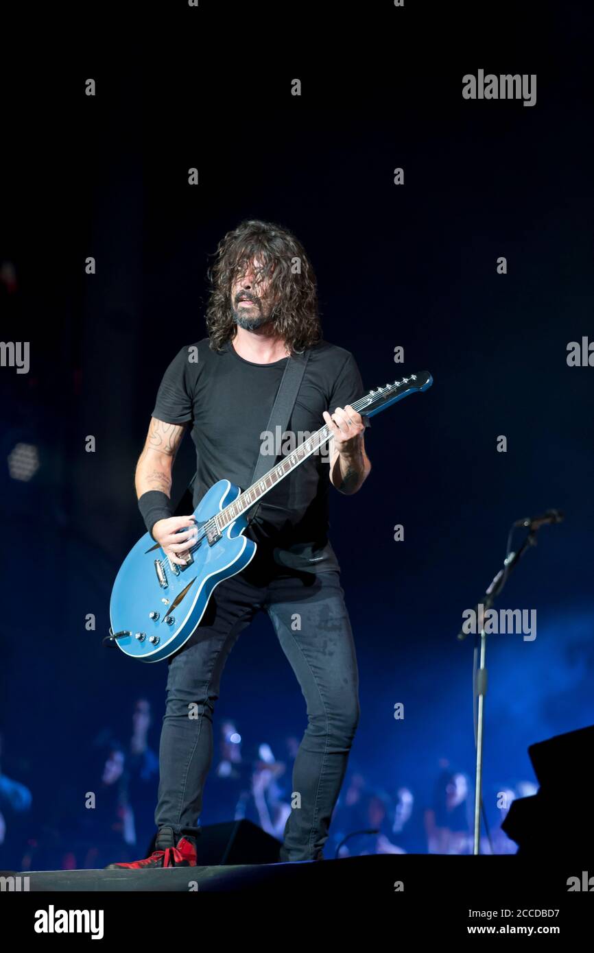 25.8.2019 Richfield Avenue Reading Berkshire UK i Foo Fighter si esibiscono sul palco principale il terzo giorno del festival Reading People in picture: Dave Grohl Foto Stock