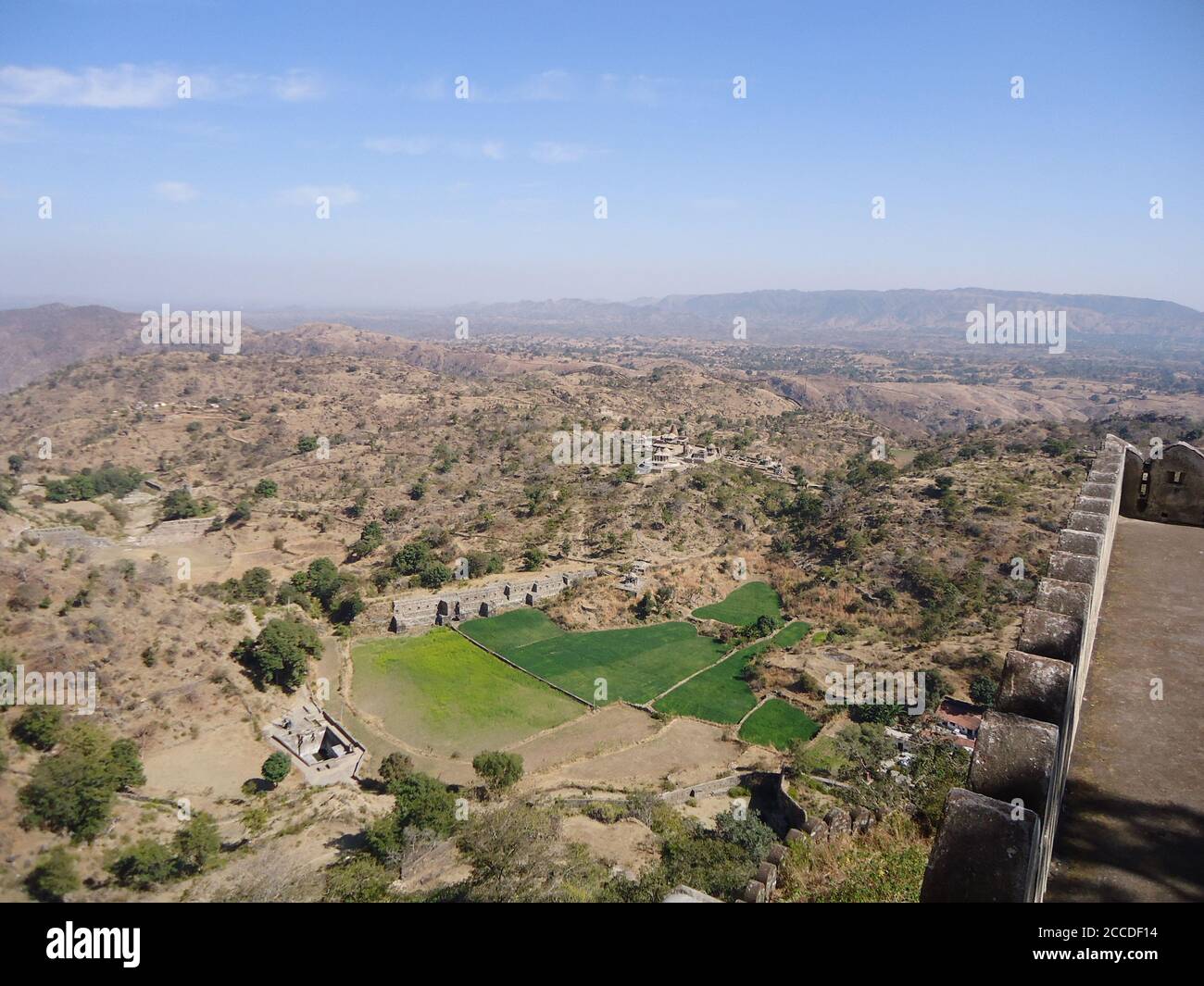 paesaggio del deserto del thar sulla strada per kumbhalgarh Foto Stock