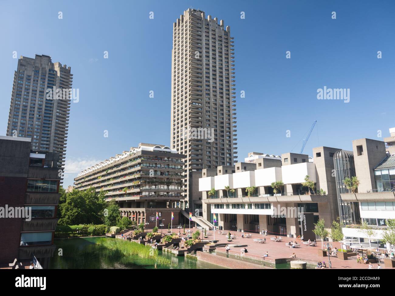 Shakespeare Tower on the Barbican Exhibition Centre and Estate, Silk Street, City of London, EC1, Inghilterra, REGNO UNITO Foto Stock