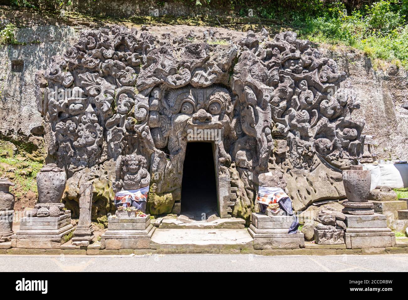 Goa Gajah, o Grotta dell'Elefante, si trova sull'isola di Bali vicino a Ubud, in Indonesia. Costruito nel 9 ° secolo, anche se le origini esatte del cav Foto Stock