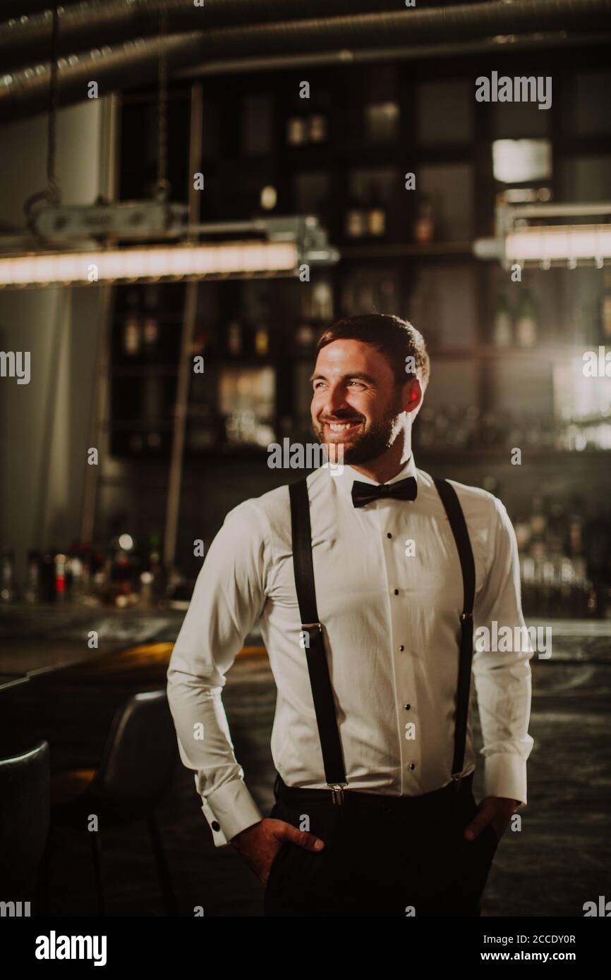 Uomo, vestito da festa, vestito, cravatta di prua, Foto Stock