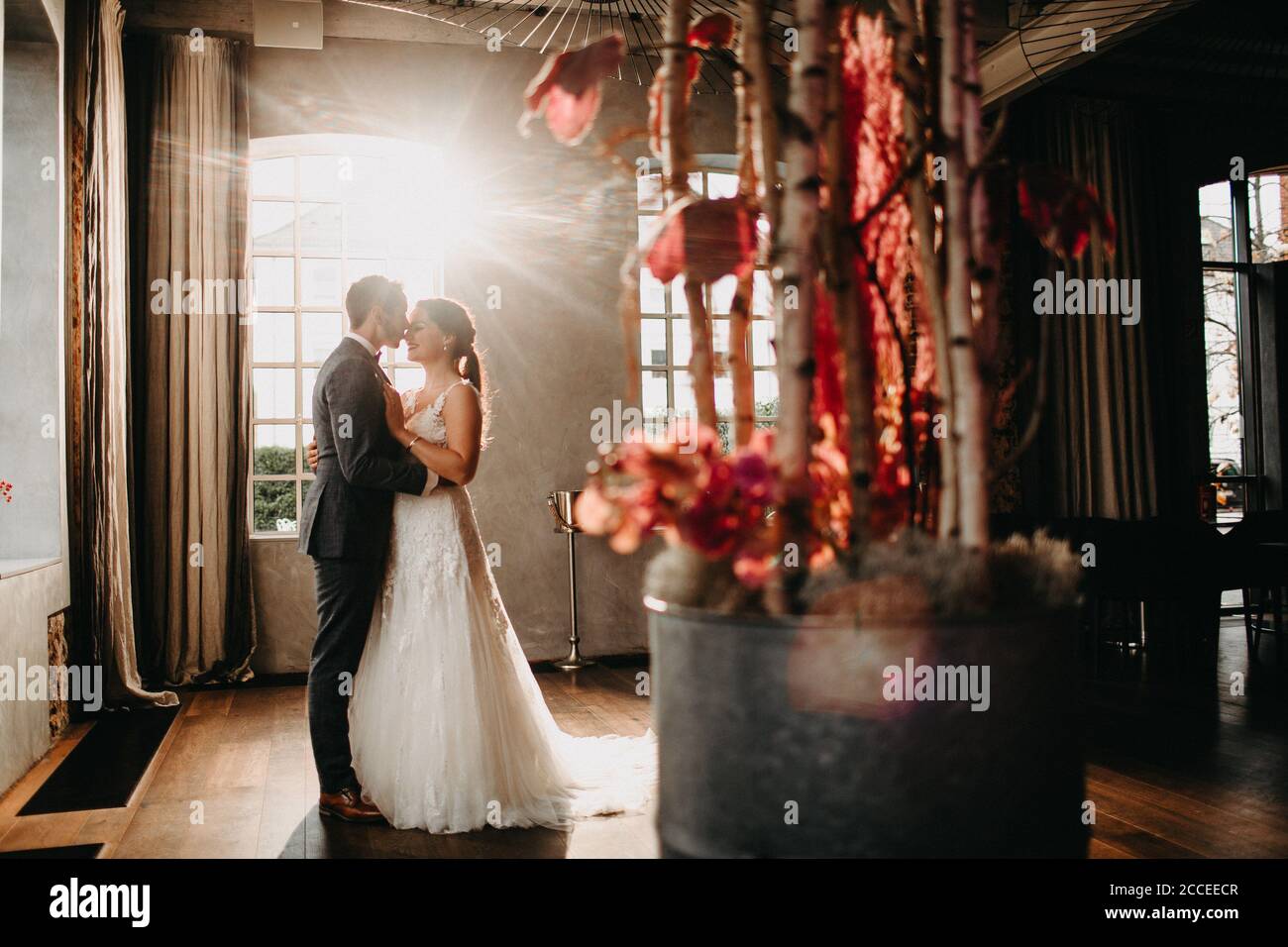 sposi felici Foto Stock