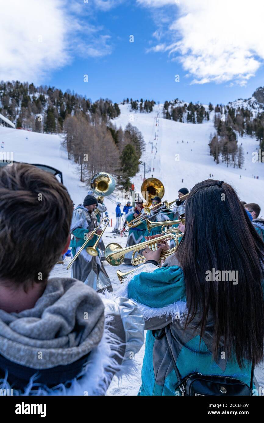 Europa, Svizzera, Vallese, Grächen, Hannigalp, gruppo musicale tradizionale nel comprensorio sciistico Hannigalp Foto Stock