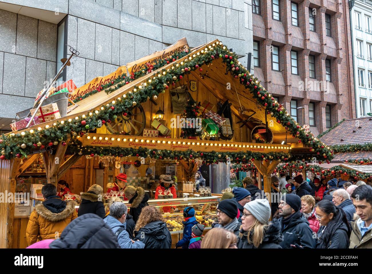 Europa, Germania, Baviera, Monaco, centro città, Marienplatz, mercatino di Natale a Marienplatz a Monaco Foto Stock