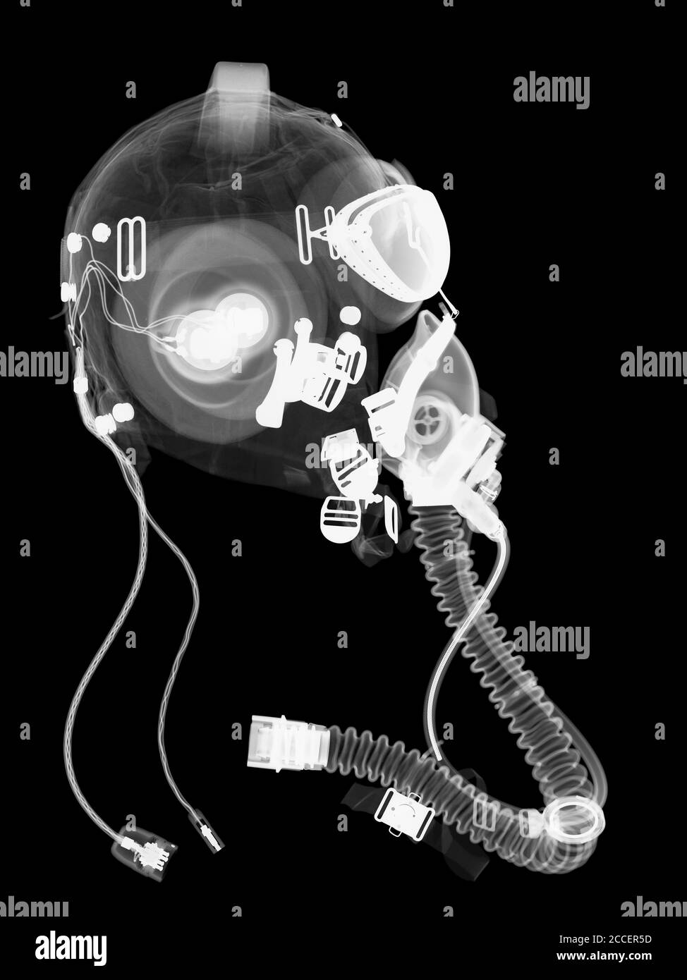Casco e maschera di ossigeno di un pilota militare Foto stock - Alamy