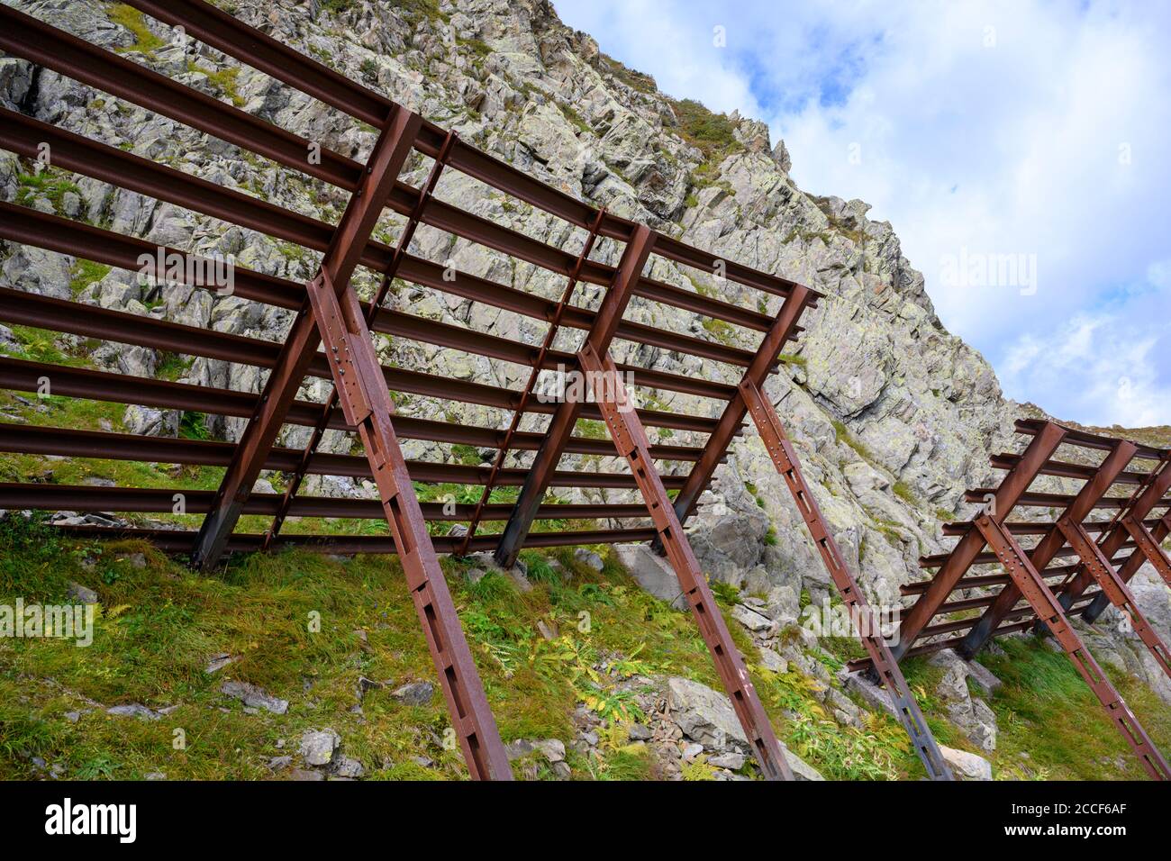 Austria, Montafon, protezione delle valanghe al rifugio Wormser. Foto Stock